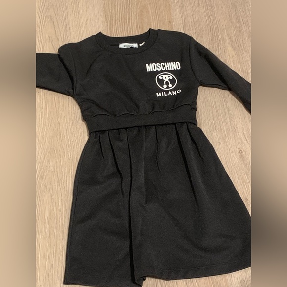 Size 6 Moschino Milano black dress